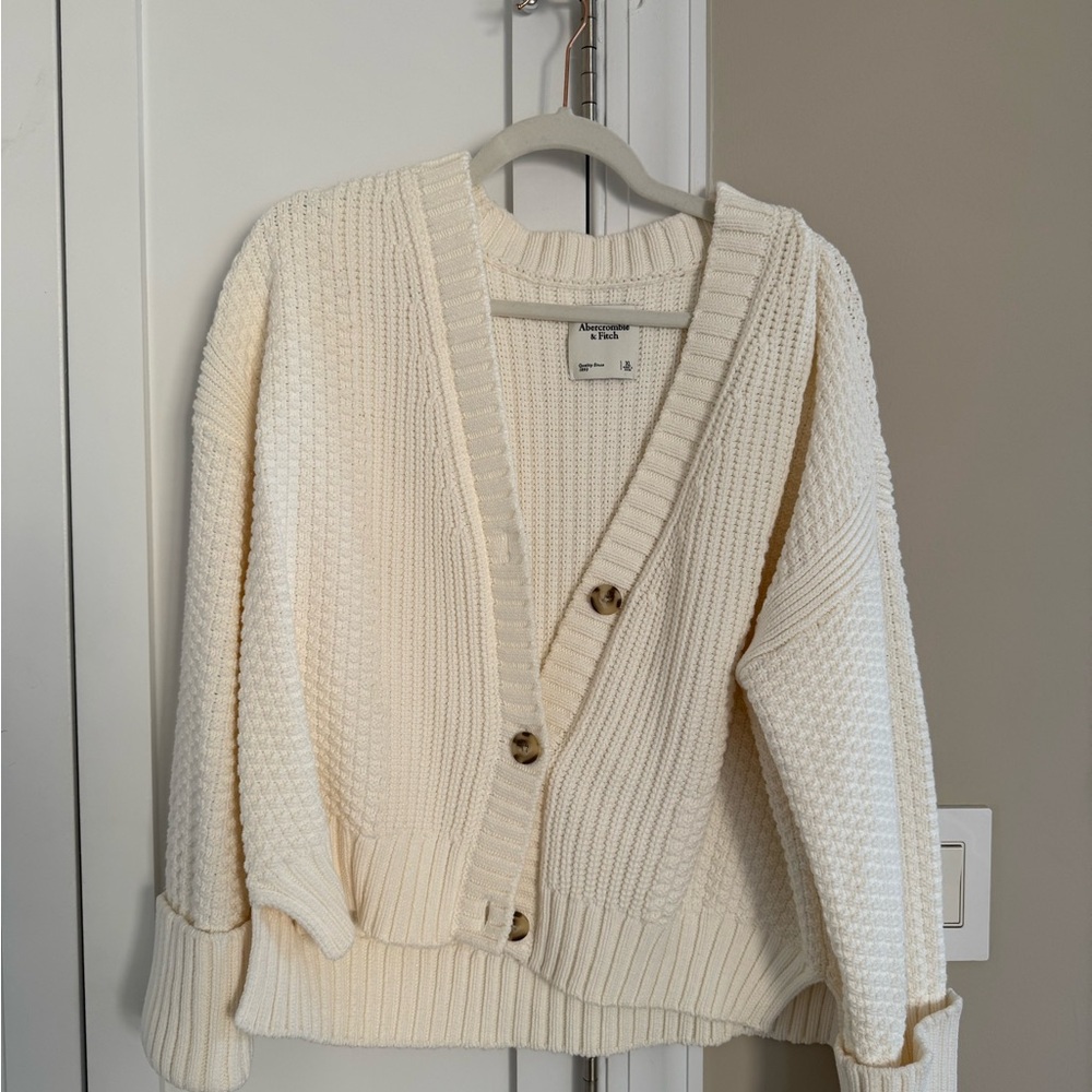NWOT abercrombie cable knit cardigan